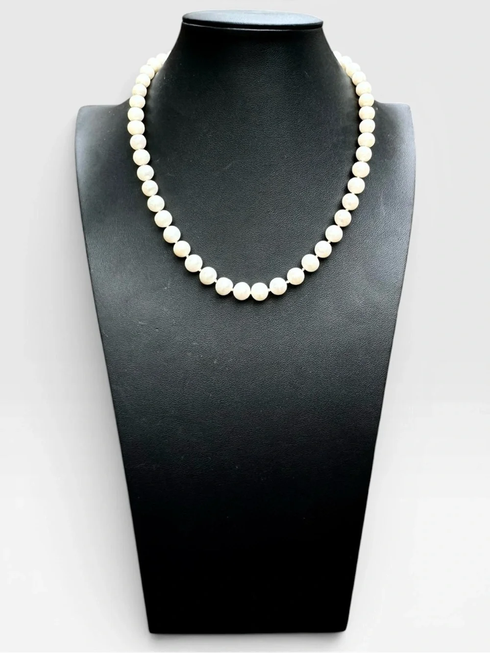 14K GOLD Vintage Hand-Knotted Freshwater Cultured Pearl Necklace